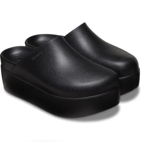 Crocs Platform Dylan Black Size 7 - BNWT - Picture 1 of 5